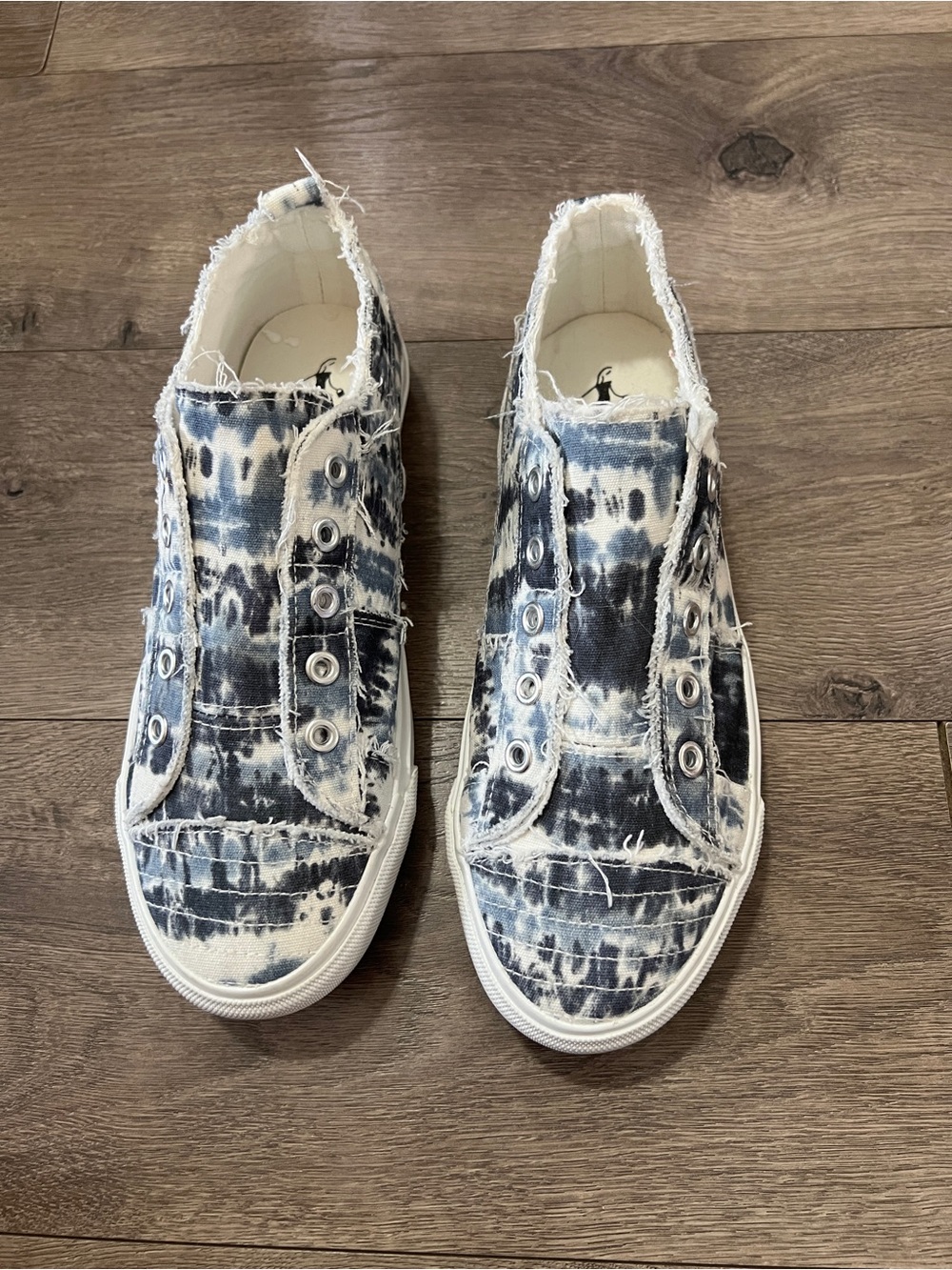 Corkys Babalu Slip On Tie Dye Sneakers Size 7 NWOT